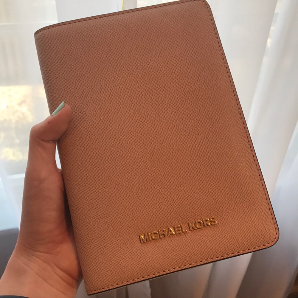 IPad mini rose gold Michael Kors case